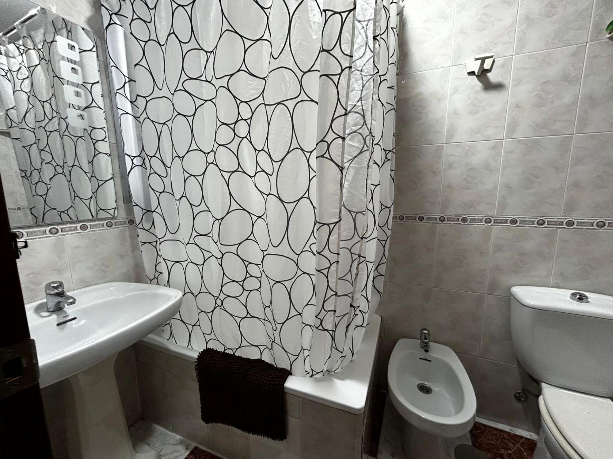 Santa Isabel Low Cost Rooms In Private House セビリア 部屋 写真